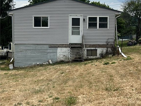 3rd image of 22 8th St