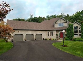 111 Pine Meadow Ln, Beaver, PA 15009