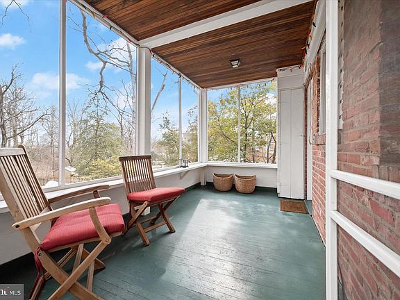 4th image of 6715 Queens Chapel Rd