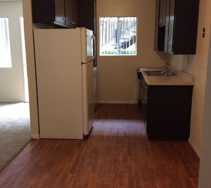 1st image of 835 13th St APT B