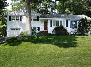 166 Leach Ave, Park Ridge, NJ 07656