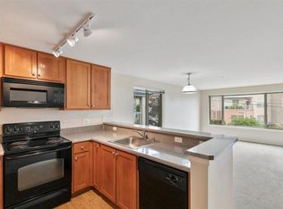 3915 2nd Ave NE APT 305, Seattle, WA 98105