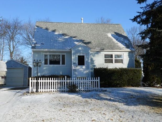 2nd image of 8 Sharon Dr
