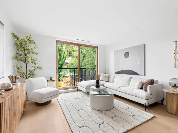 19 N Henry St #Gdn2, Brooklyn, NY 11222