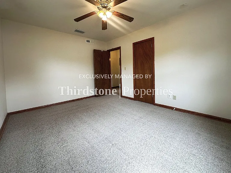 1727 Lindsey Rd — Photo 7