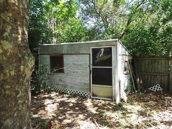 5th image of 1422 Sound Retreat Dr