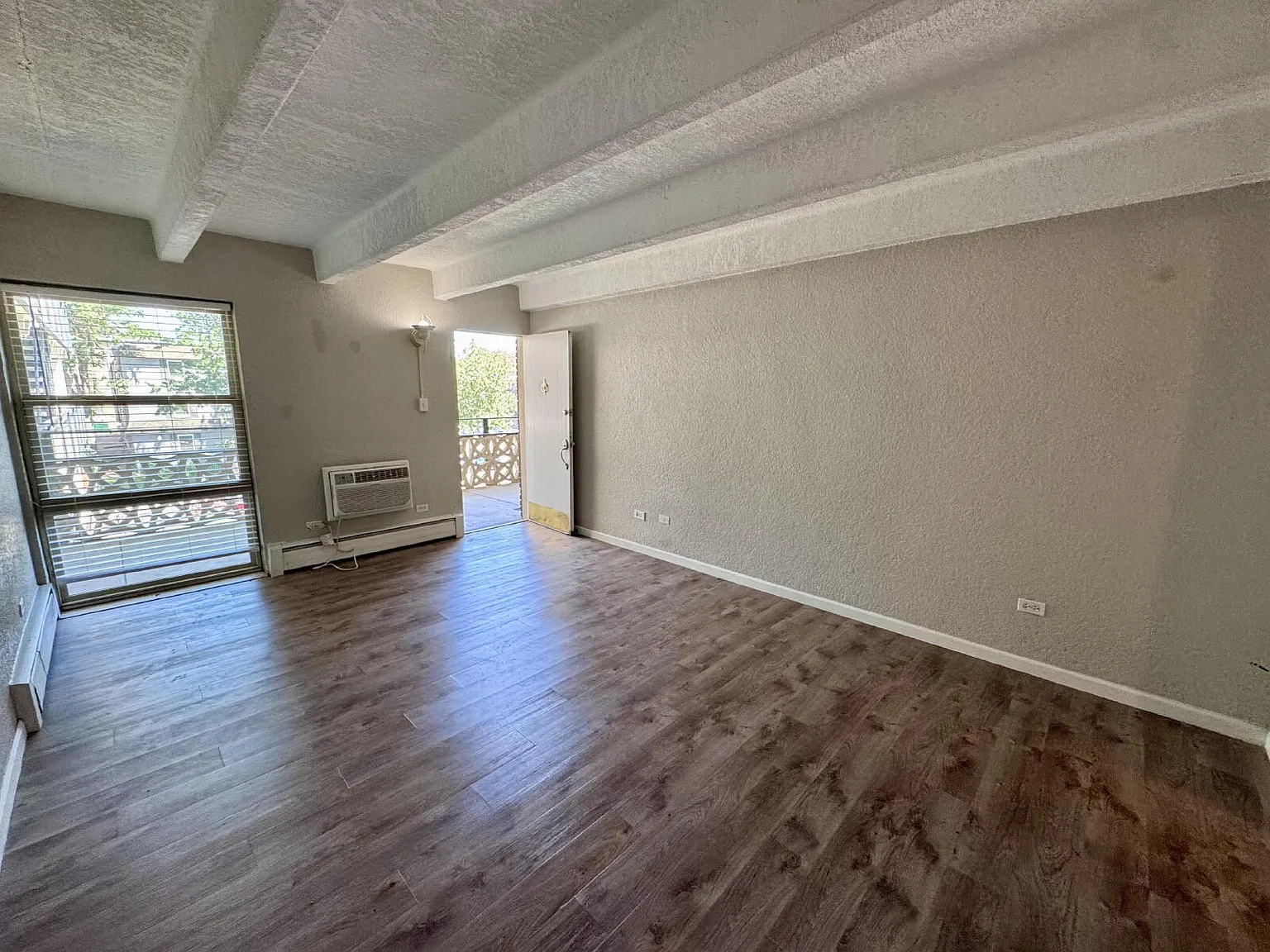 Charming Studio in Capitol Hill! — Photo 3