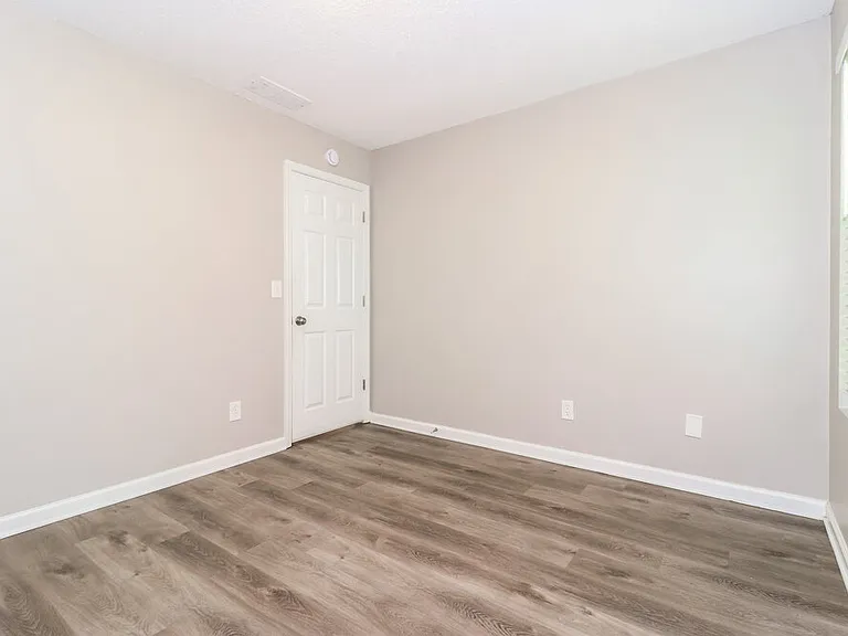 1015 Amelia Grove Ln — Photo 13