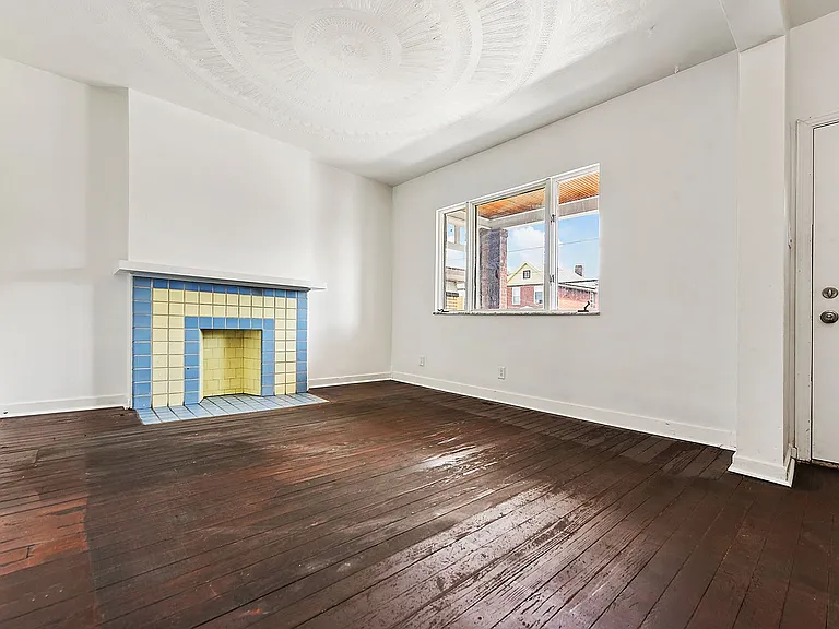 359 W 13th Ave — Photo 5