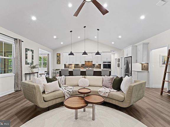 2nd image of 15059 Fallen Oaks Pl