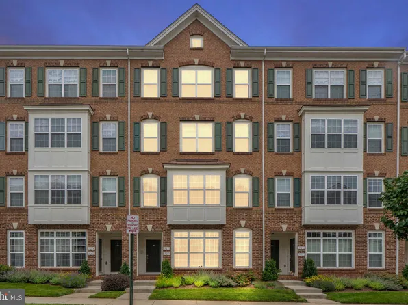 19278 Harlow Sq, Leesburg, VA 20176