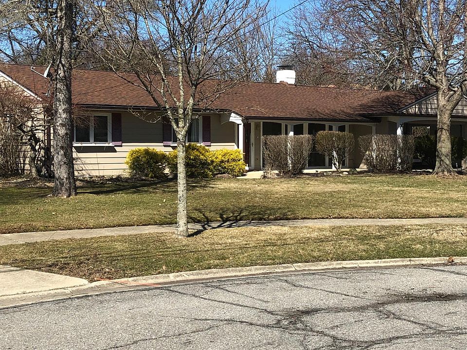 1st image of 504 Sherwood Dr