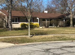 504 Sherwood Dr, Bay Village, OH