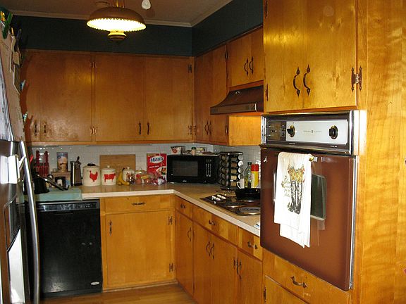 5th image of 1103 S Wood St