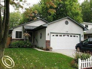 2nd image of 376 W Goulson Ave