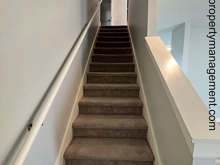 360 Hillside Dr — Photo 22
