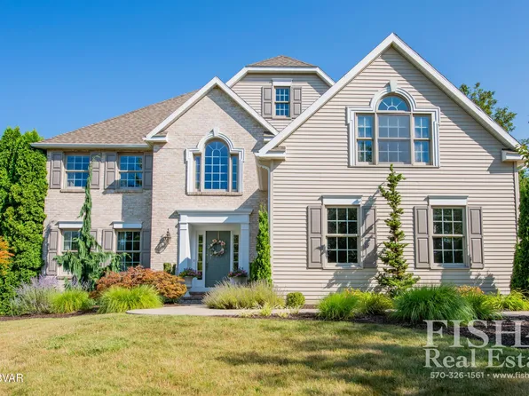 71 Carriage Sq, Montoursville, PA 17754