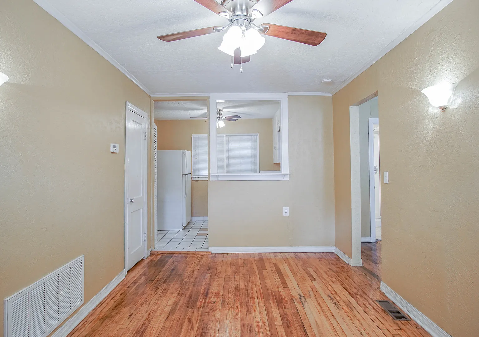 458 College Ave. — Photo 3