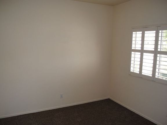 4th image of 1390 Linfield Dr