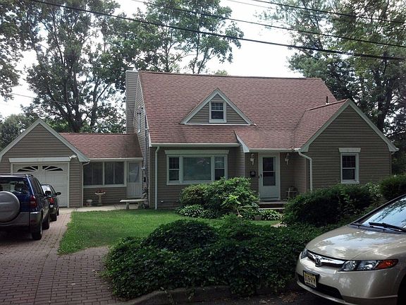 3rd image of 35 Pennington Ave APT A