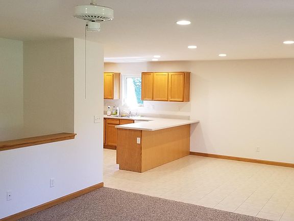 3rd image of 1560 Bryn Mawr Ln