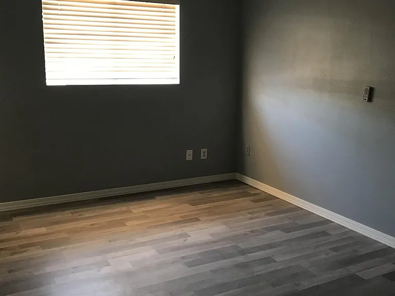 128 E Del Rio Dr — Photo 11