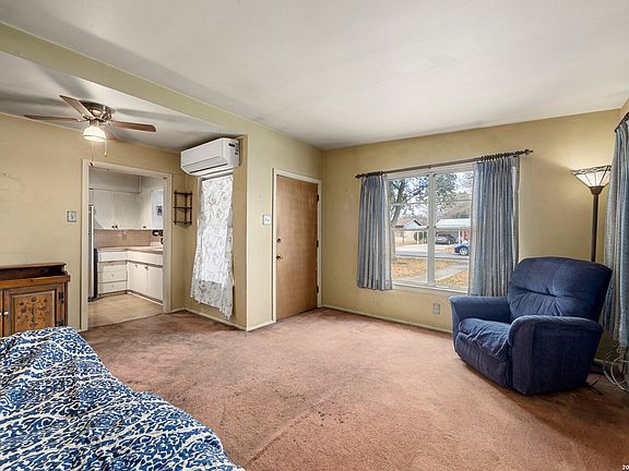 4th image of 4618 Lakewood
