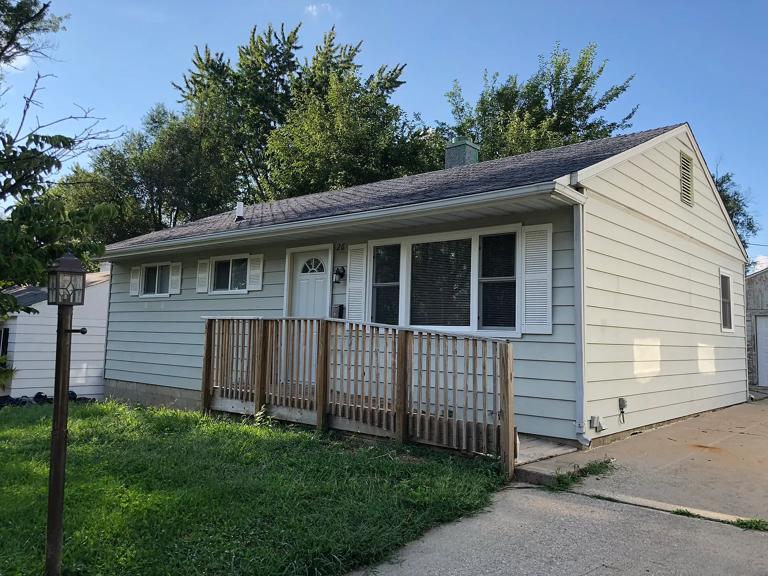 3 bed, 900 sqft, $1,450 — Photo 1