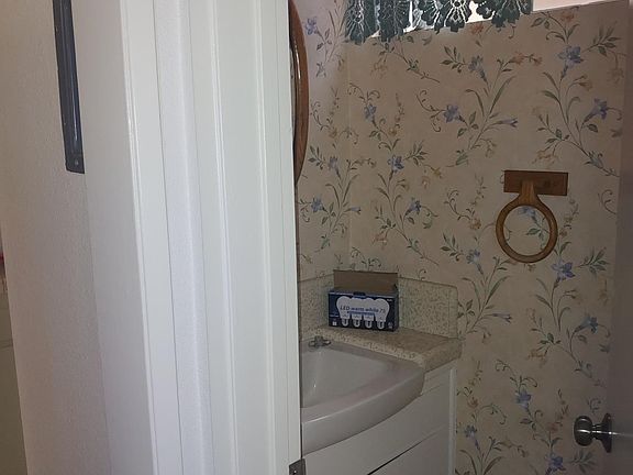 5th image of 138 S Bryn Mawr St APT 22