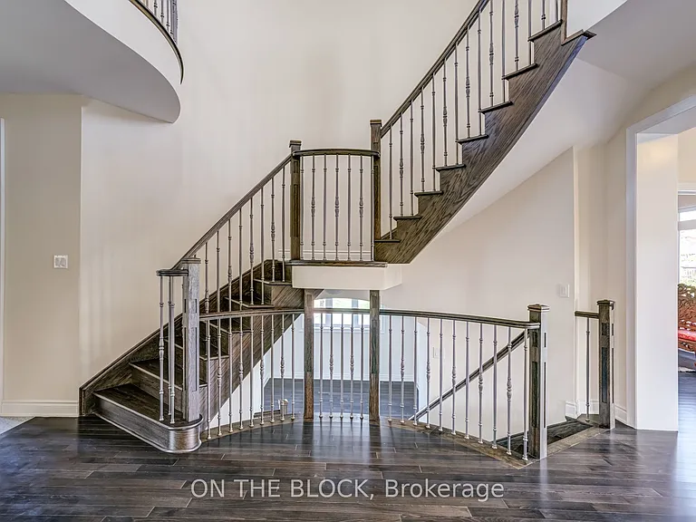 24 Whitewood Dr — Photo 17