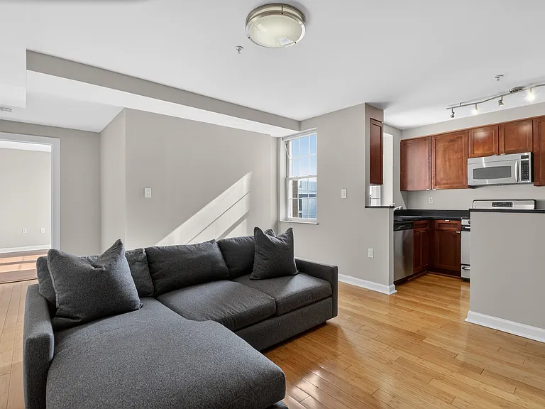 1417 Newton St NW #404 — Photo 16