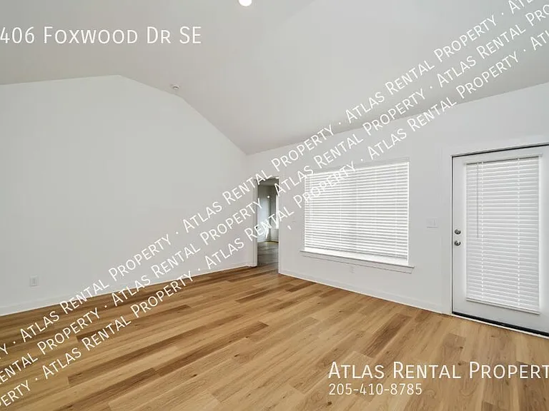 4406 Foxwood Dr — Photo 6