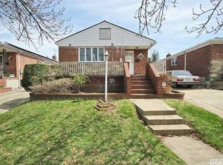 5835 208th St, Oakland Gardens, NY 11364