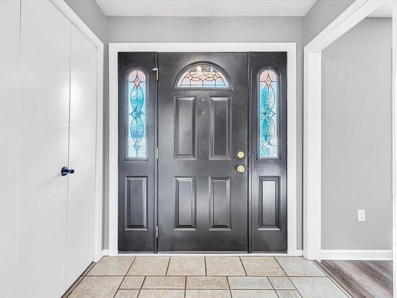 2nd image of 942 Starmount Ave