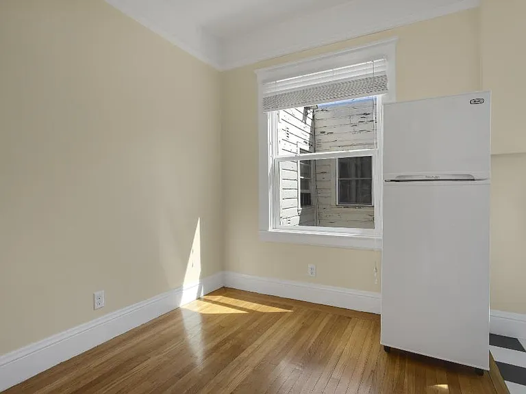 3025 Steiner St #14 — Photo 5