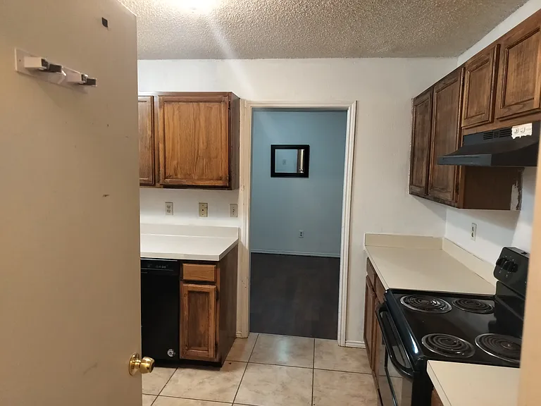 6300 Mark Ct — Photo 7
