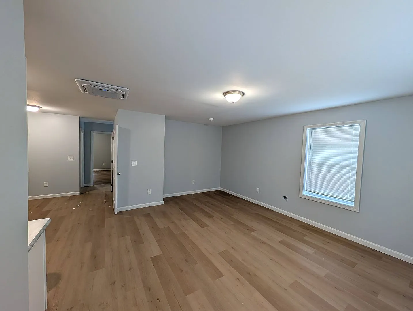 Luxury new construction 2 bed 1 bath condo style apartment in Conneaut Lake — Photo 2