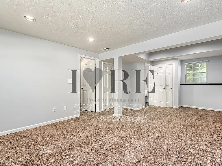 1433 Tall Meadows Dr — Photo 12