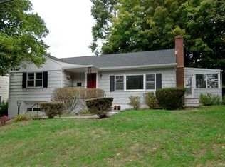 669 Hampshire Rd, Mamaroneck, NY 10543