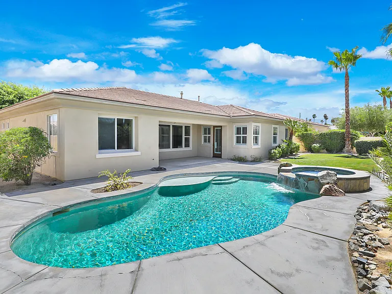112 Tesori Dr — Photo 33