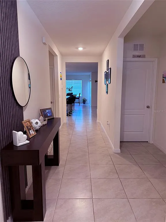 3 bed, 2.0 bath, 1669 sqft, $2,500 — Photo 3