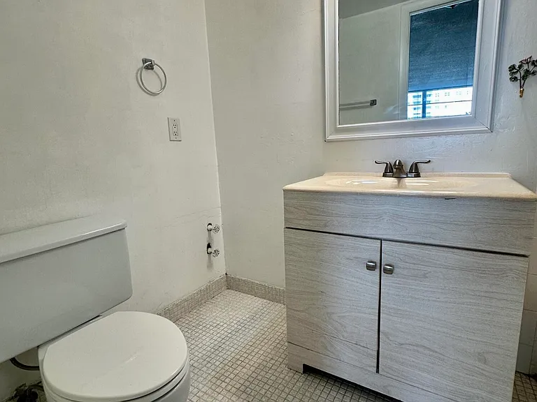 2851 NE 183rd St #914E — Photo 12