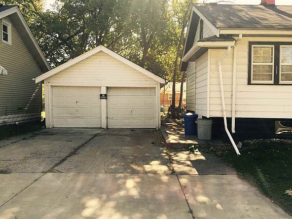 4th image of 402 Foster Ave