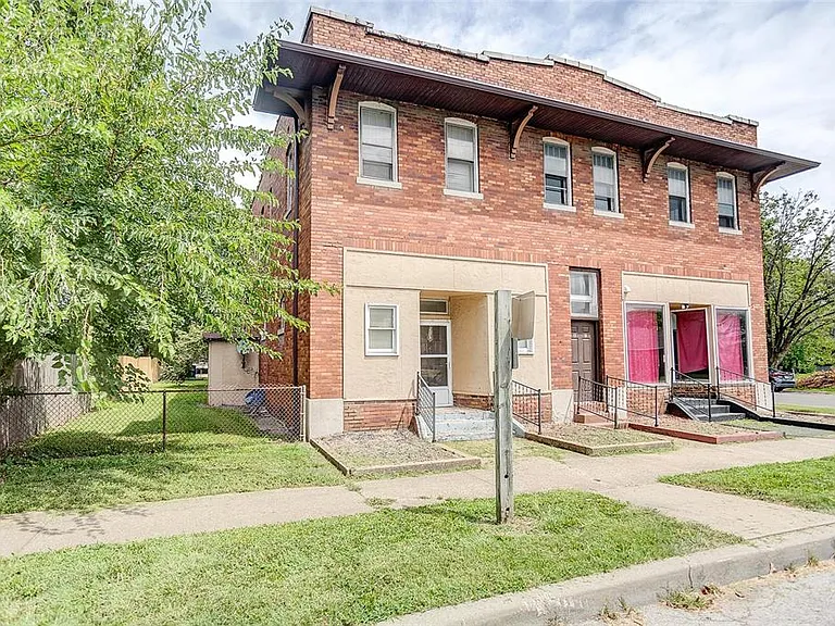 821 Niedringhaus Ave #C — Photo 24