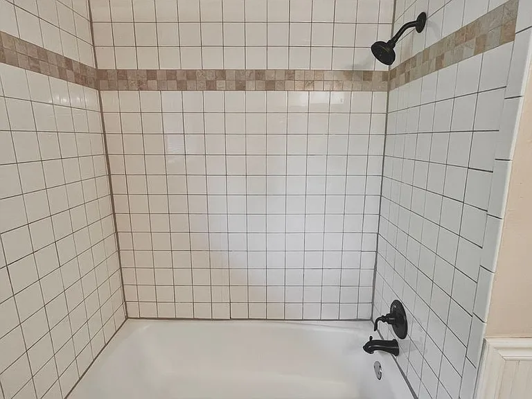 2124 Allenhurst St — Photo 12