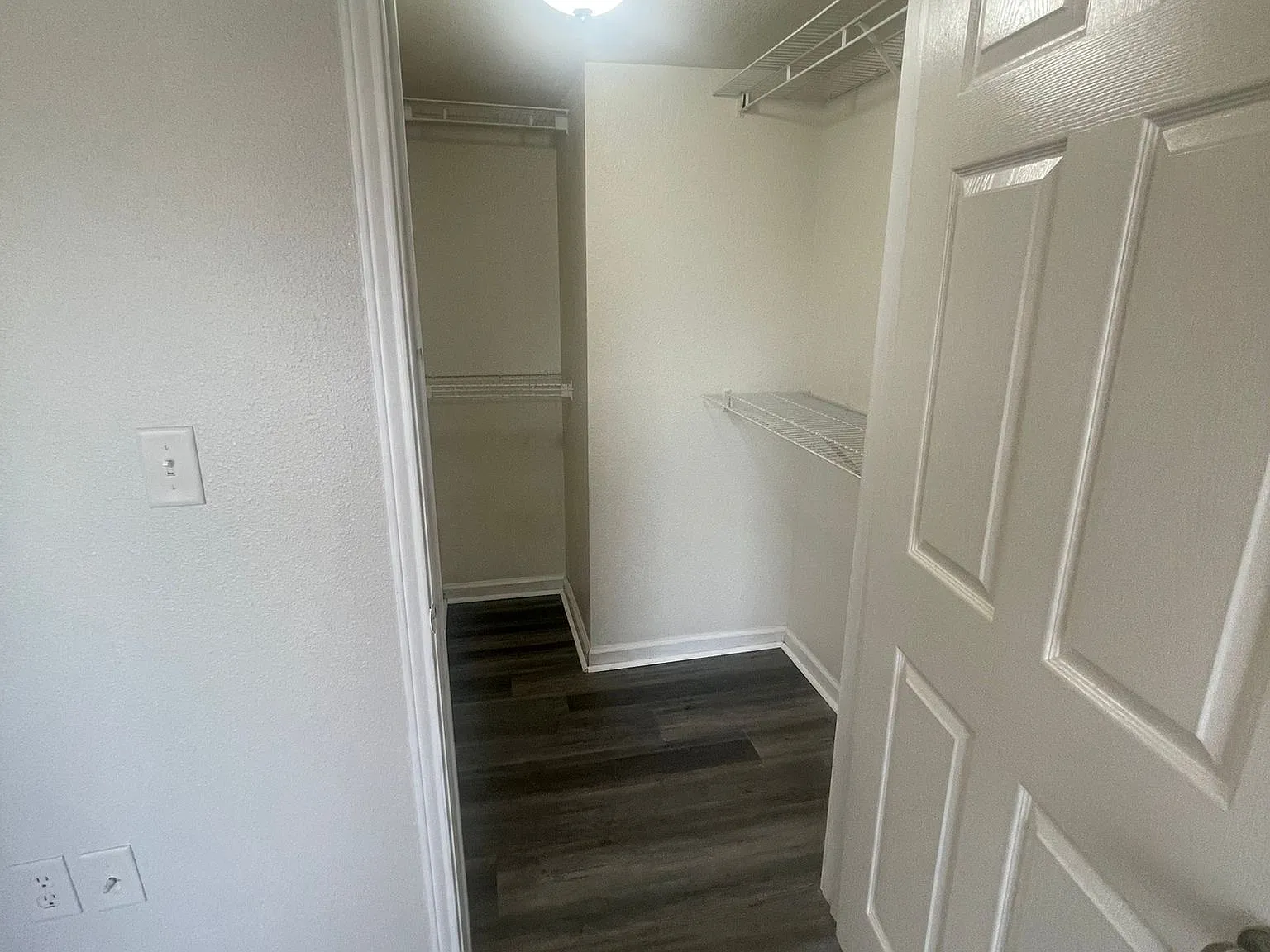 2 bed, 1060 sqft, $999 — Photo 2