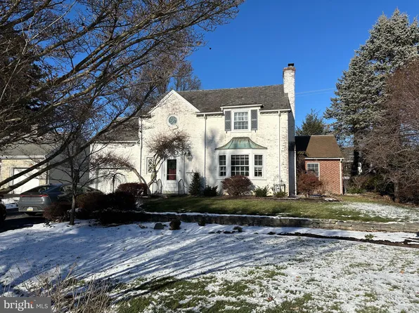 1211 Hillcrest Rd, Lancaster, PA 17603