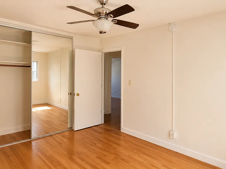 686 S Saint Andrews Pl #B3 — Photo 11
