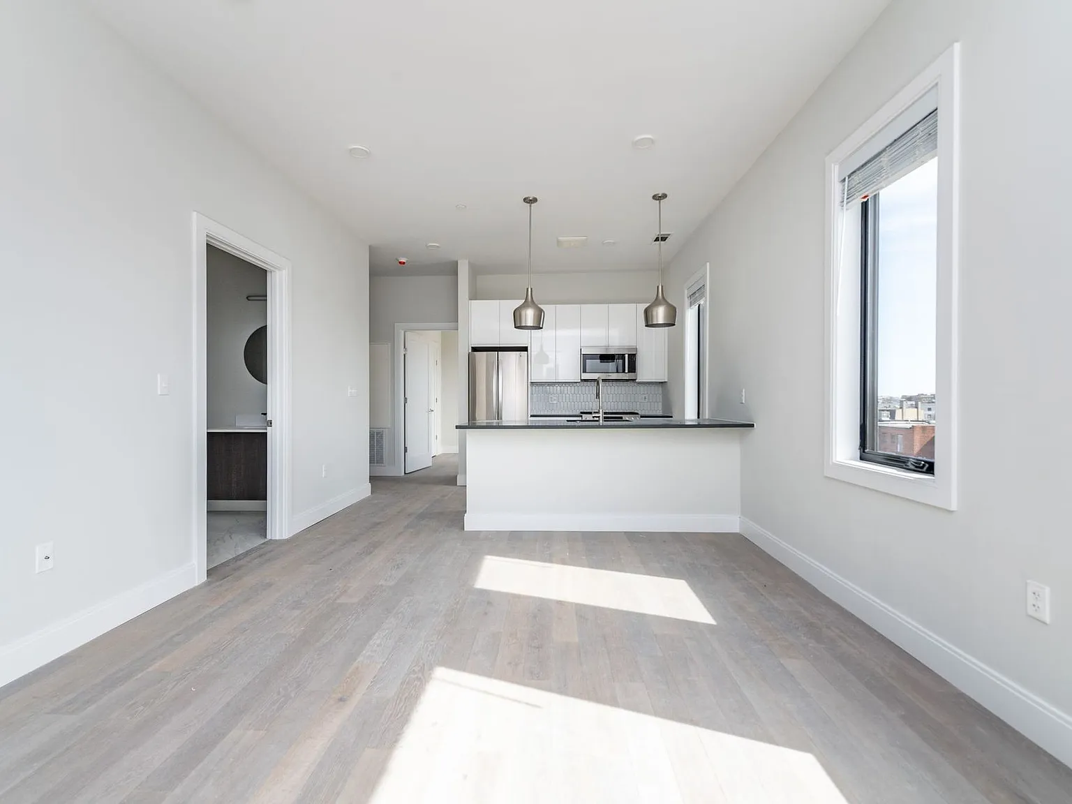 ONE52 - Luxury Apartments — Photo 1