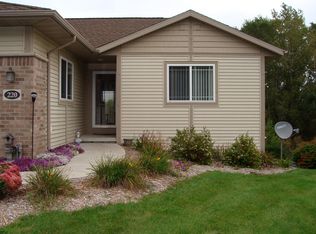 220 S Hills Ct, Plymouth, WI